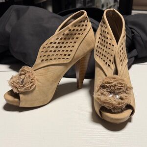 BKE Tan Peep-Toe Heels